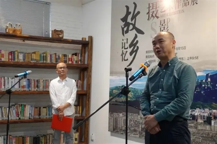 张家界：《故乡记忆》彭立平摄影艺术作品展在荷堂艺术馆开展